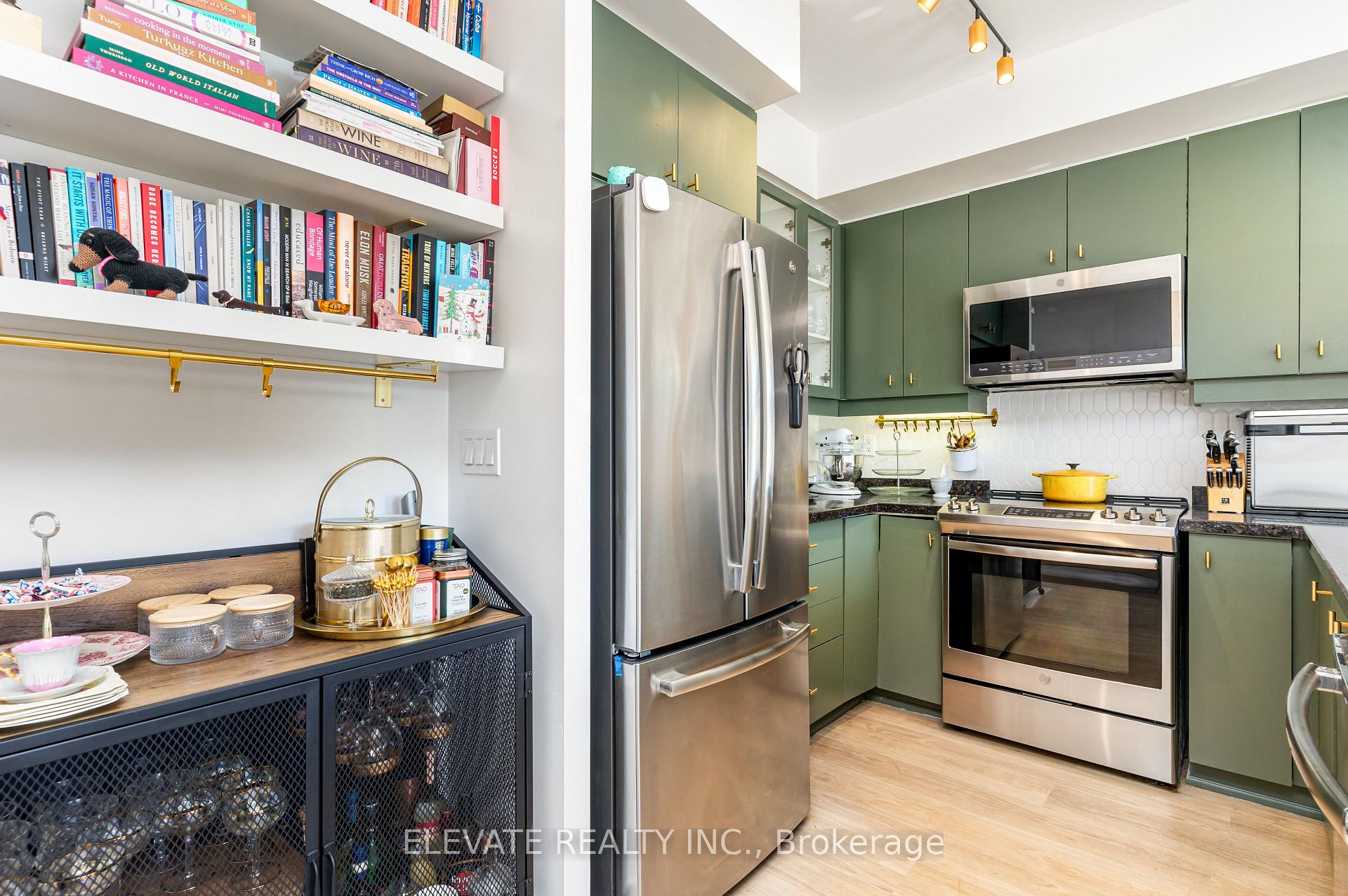 Photo 8 of Unit 802, 168 King Street E, Toronto, Moss Park — HOMEH