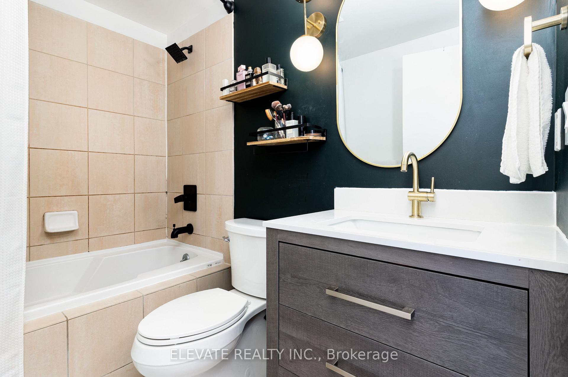 Photo 14 of Unit 802, 168 King Street E, Toronto, Moss Park — HOMEH
