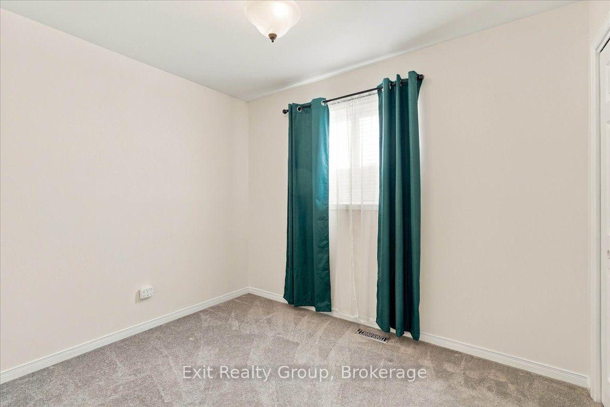Photo 18 of 6 Hemlock Crescent, Belleville, Belleville Ward — HOMEH