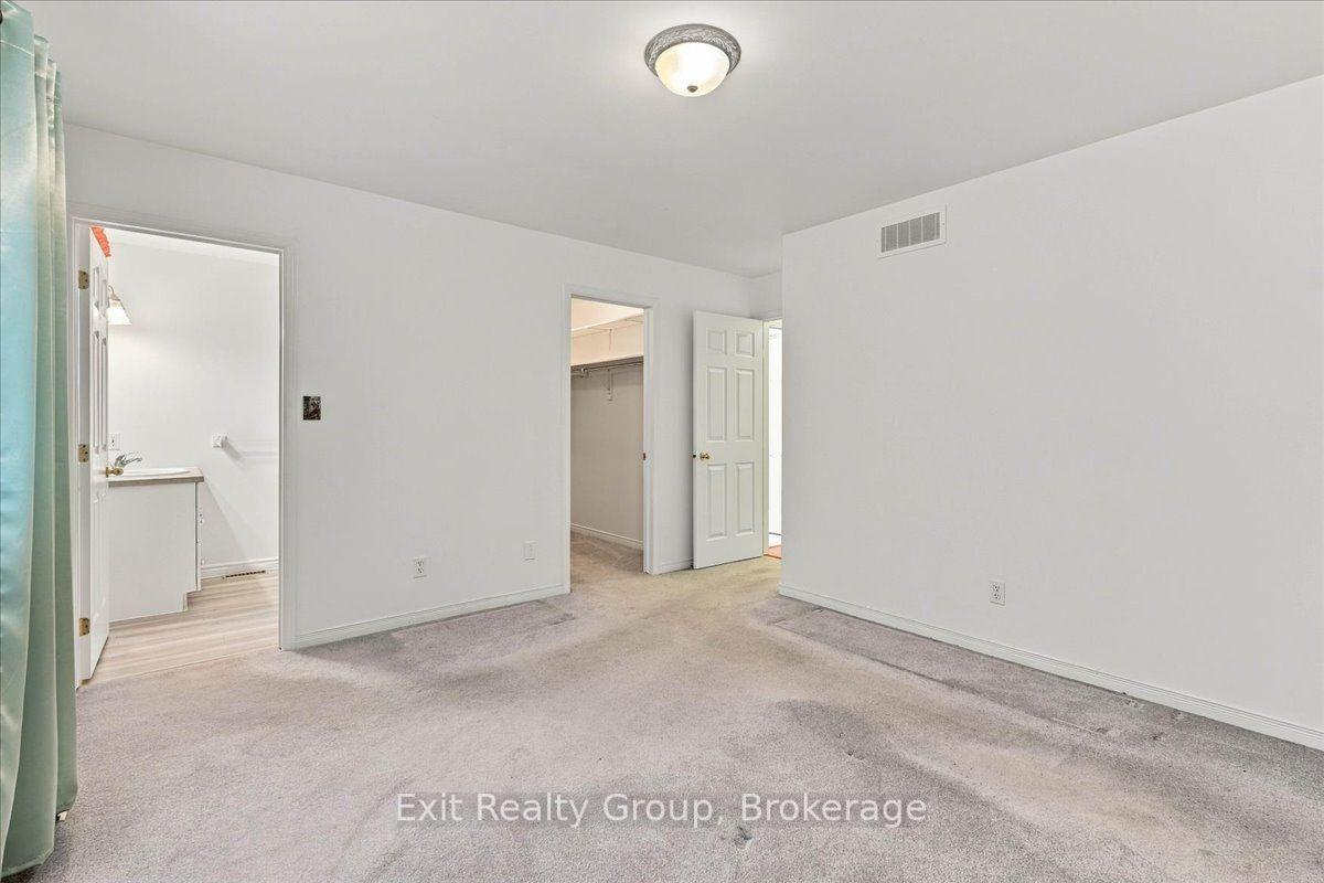 Photo 24 of 6 Hemlock Crescent, Belleville, Belleville Ward — HOMEH
