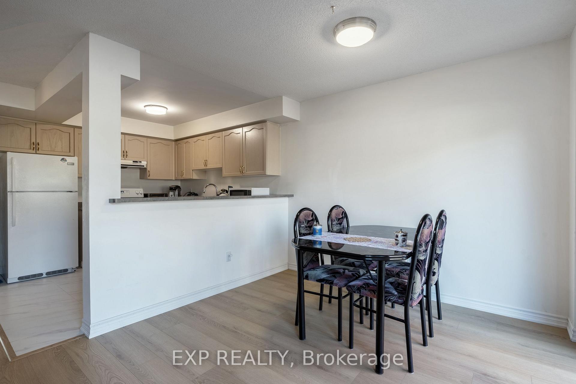 Photo 5 of 37 Cresthaven Road, Brampton, Snelgrove — HOMEH
