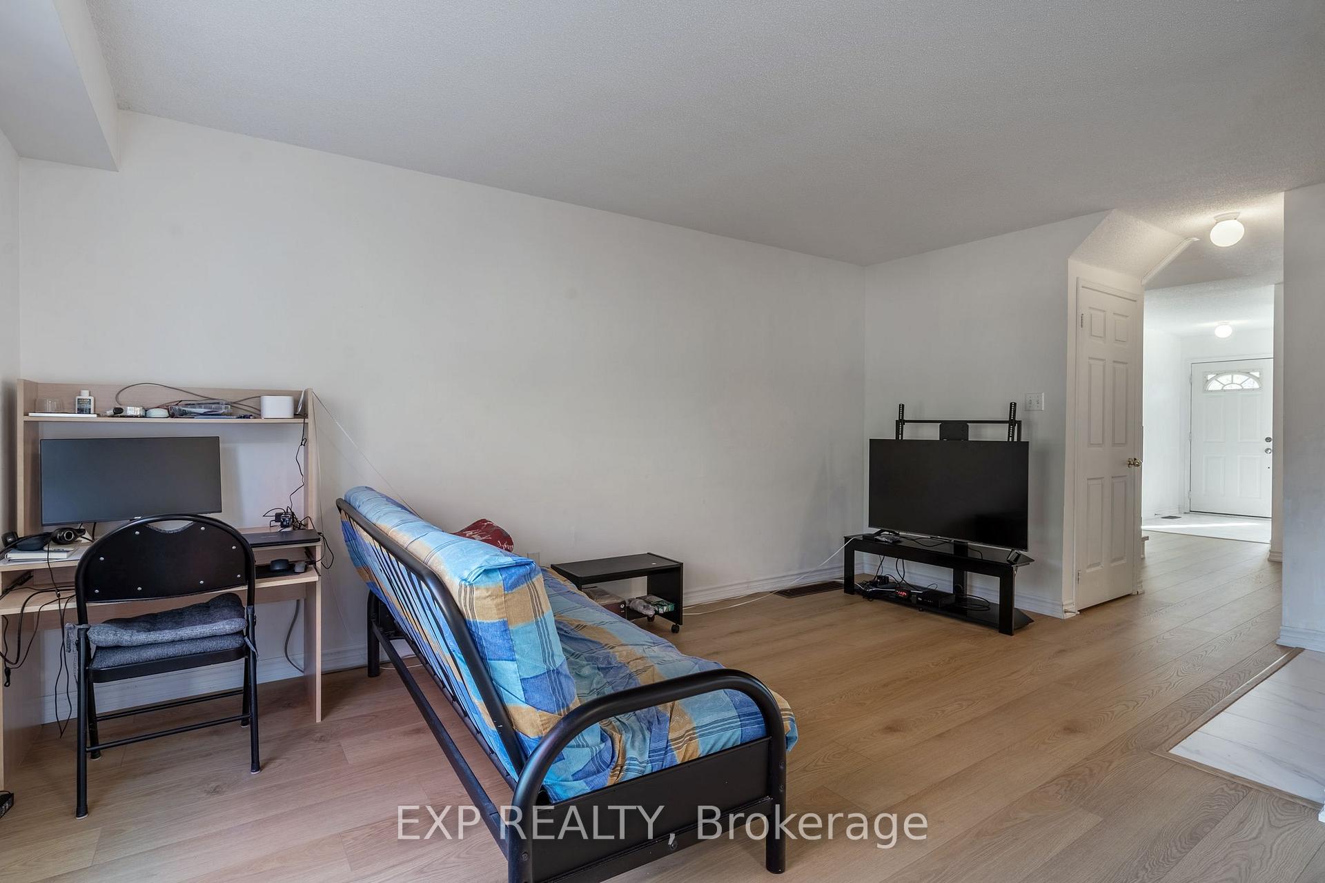 Photo 6 of 37 Cresthaven Road, Brampton, Snelgrove — HOMEH