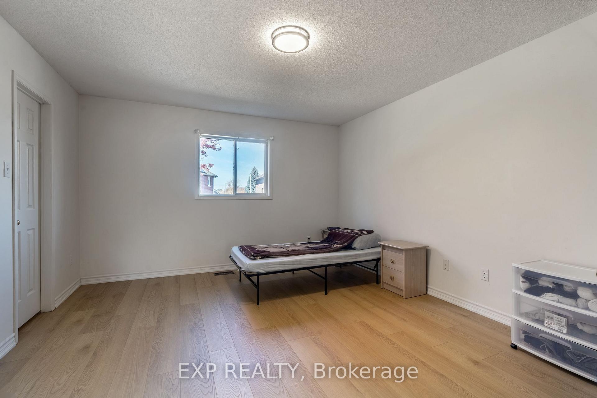 Photo 8 of 37 Cresthaven Road, Brampton, Snelgrove — HOMEH