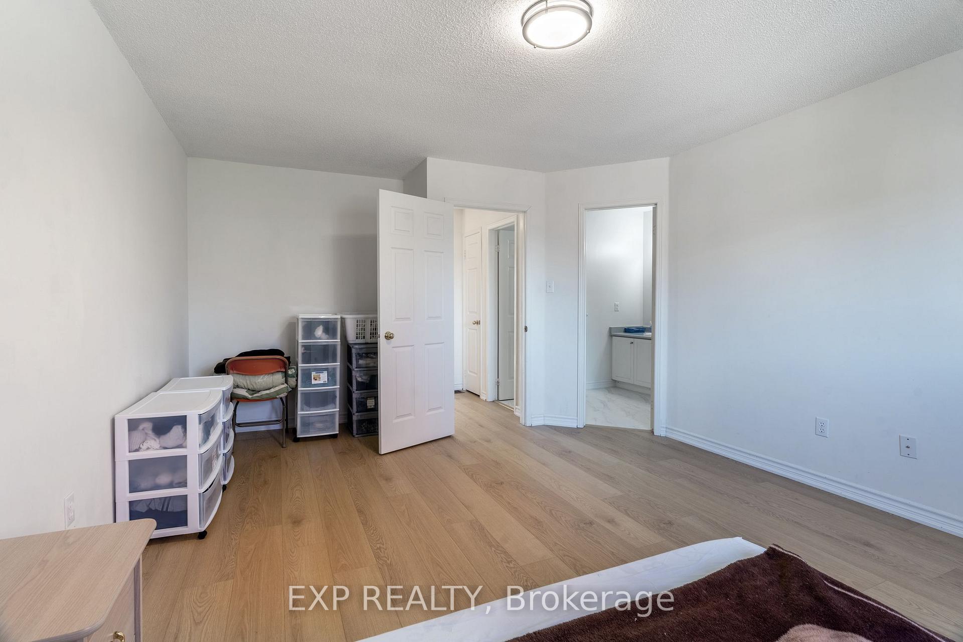 Photo 9 of 37 Cresthaven Road, Brampton, Snelgrove — HOMEH