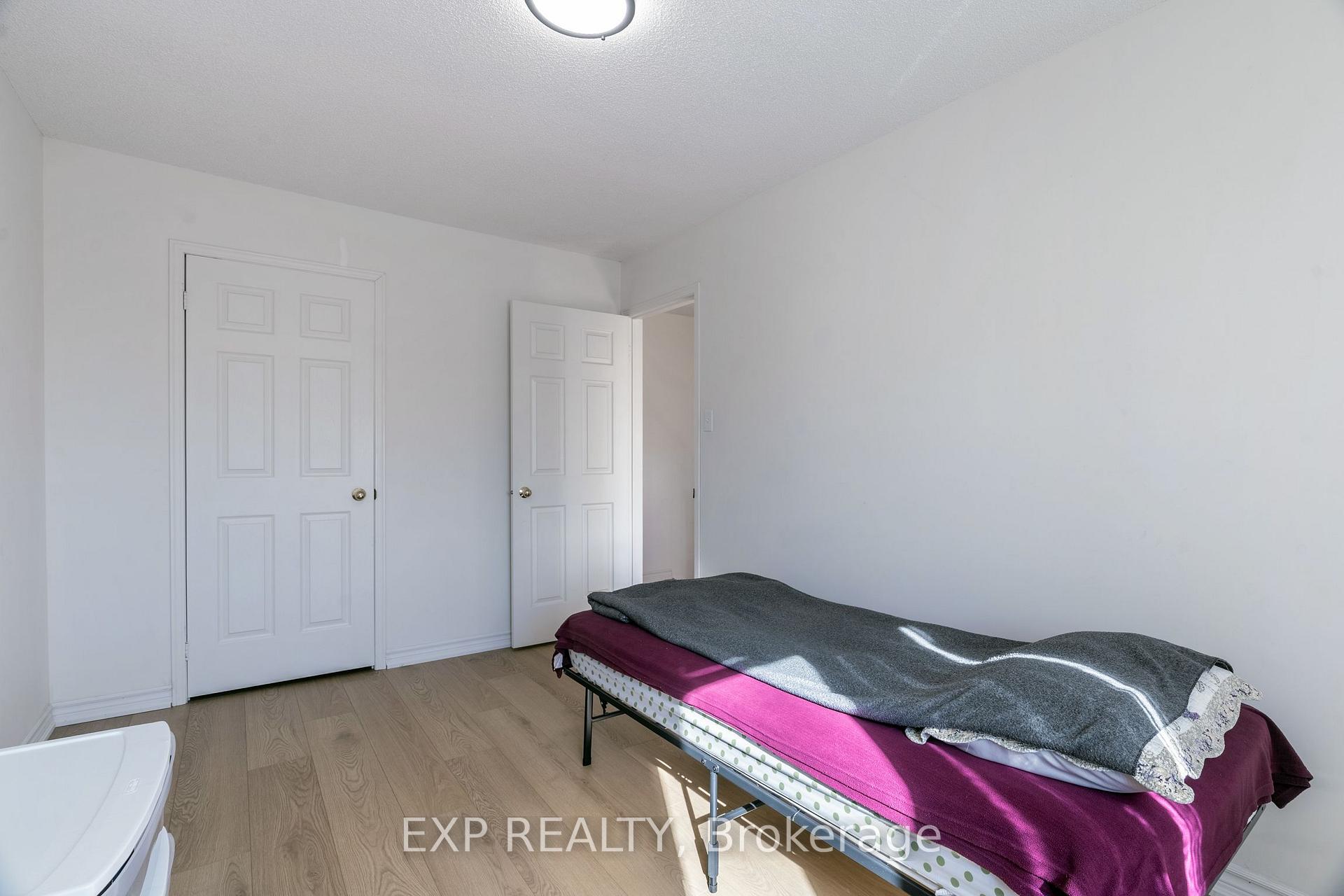 Photo 13 of 37 Cresthaven Road, Brampton, Snelgrove — HOMEH