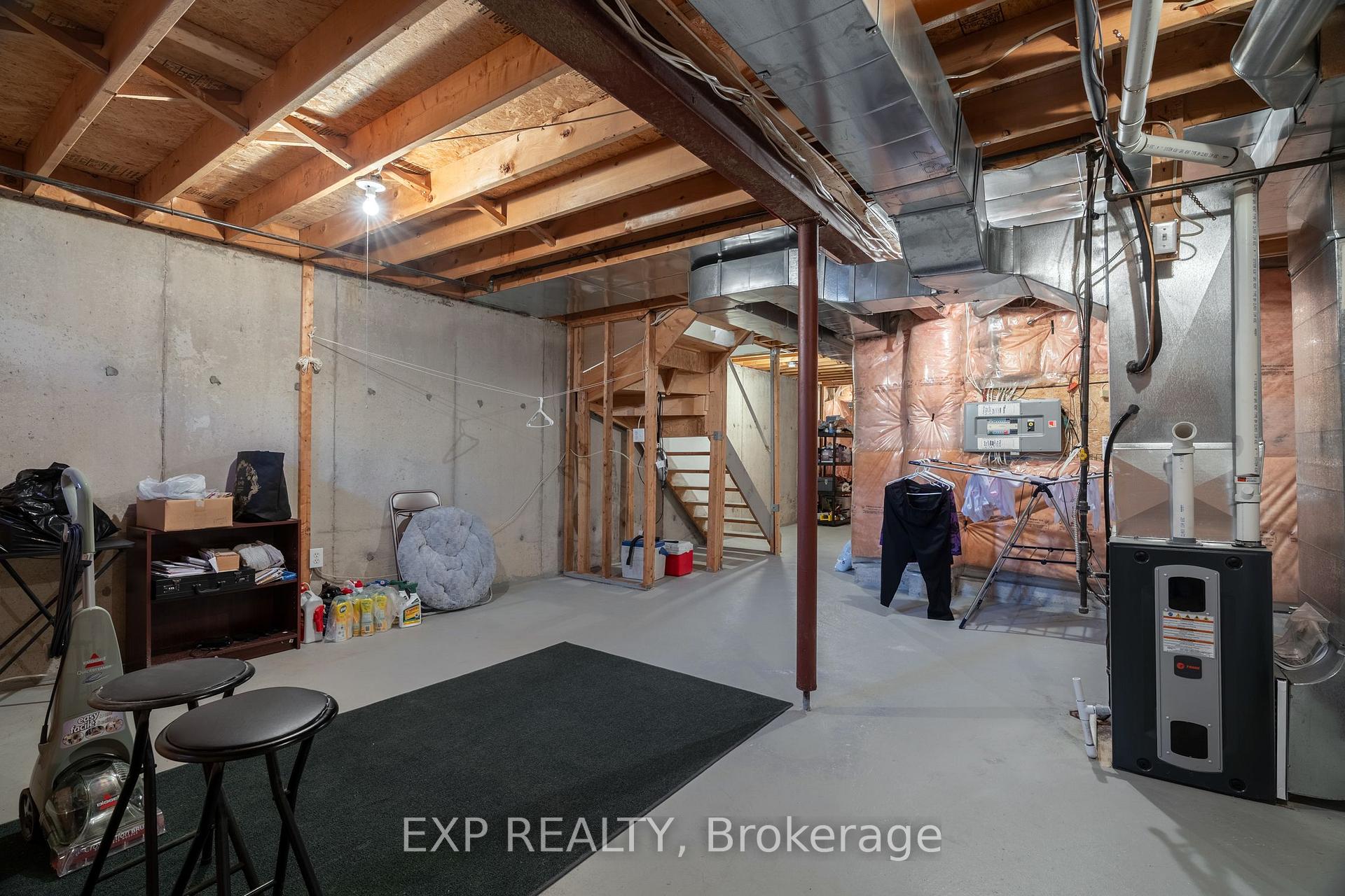 Photo 17 of 37 Cresthaven Road, Brampton, Snelgrove — HOMEH
