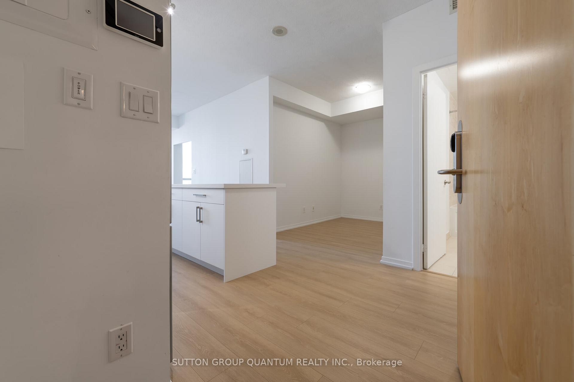 Photo 2 of Unit 1405, 55 Bremner Boulevard, Toronto, Waterfront Communities — HOMEH