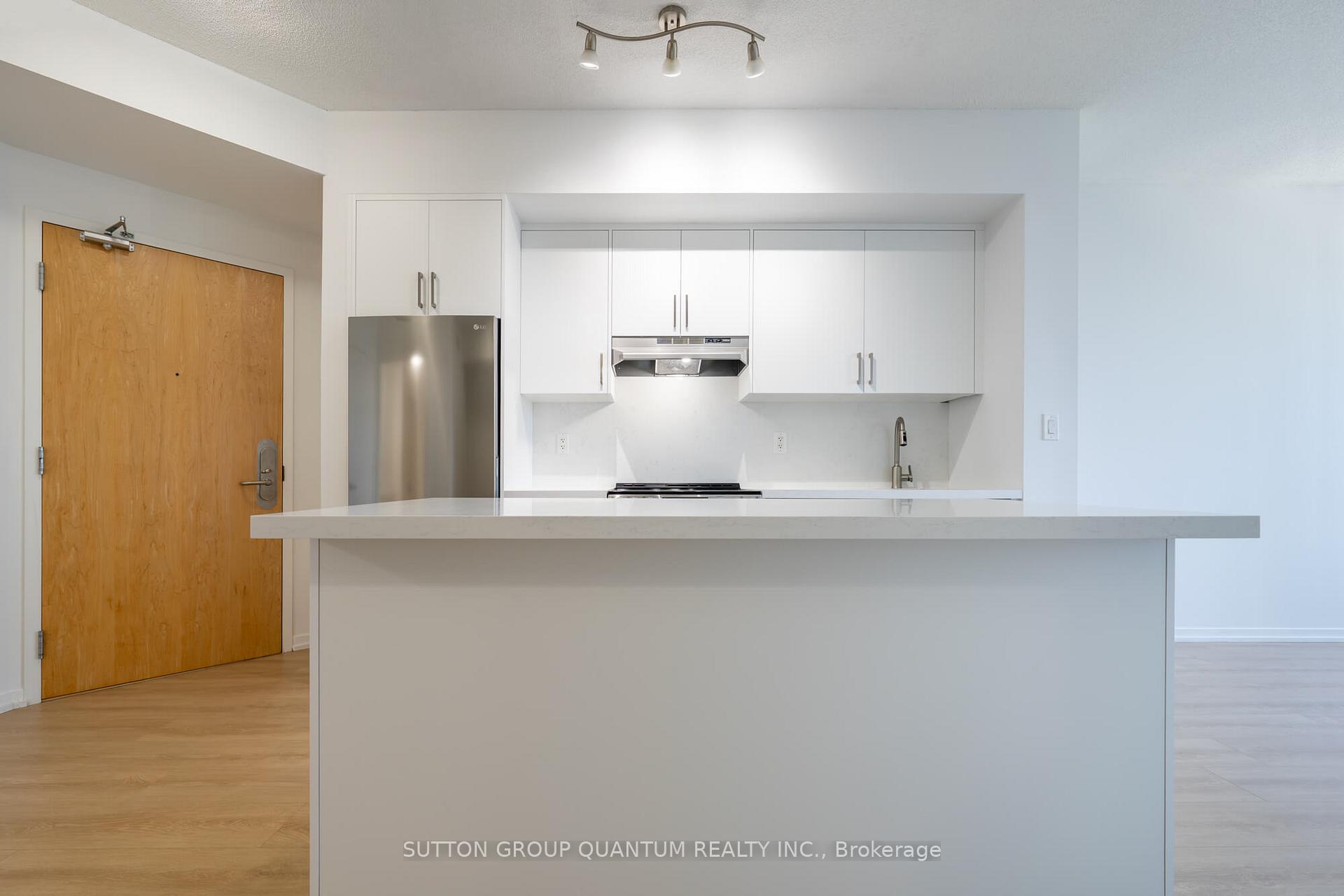 Photo 4 of Unit 1405, 55 Bremner Boulevard, Toronto, Waterfront Communities — HOMEH