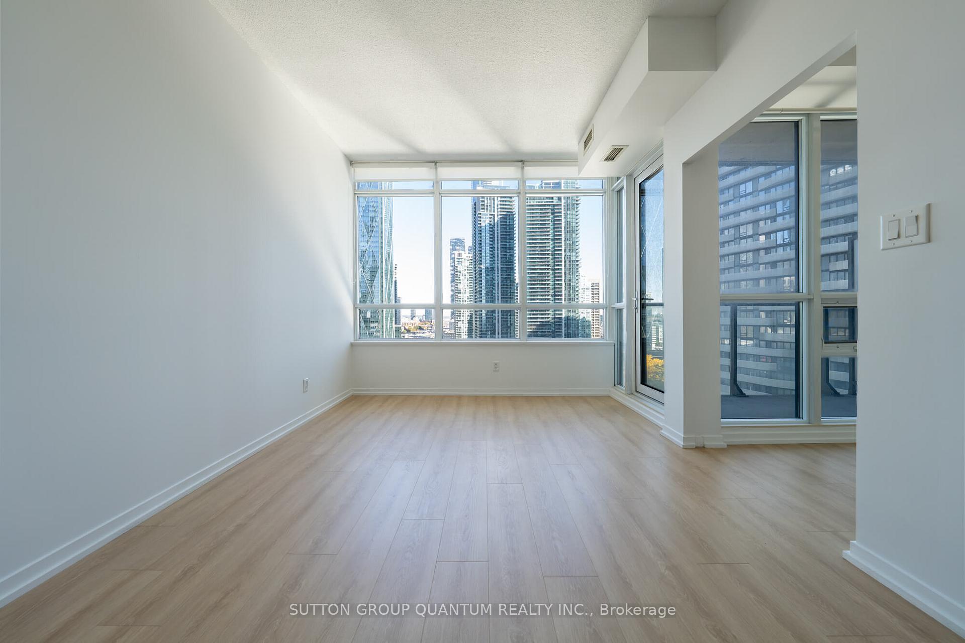 Photo 8 of Unit 1405, 55 Bremner Boulevard, Toronto, Waterfront Communities — HOMEH