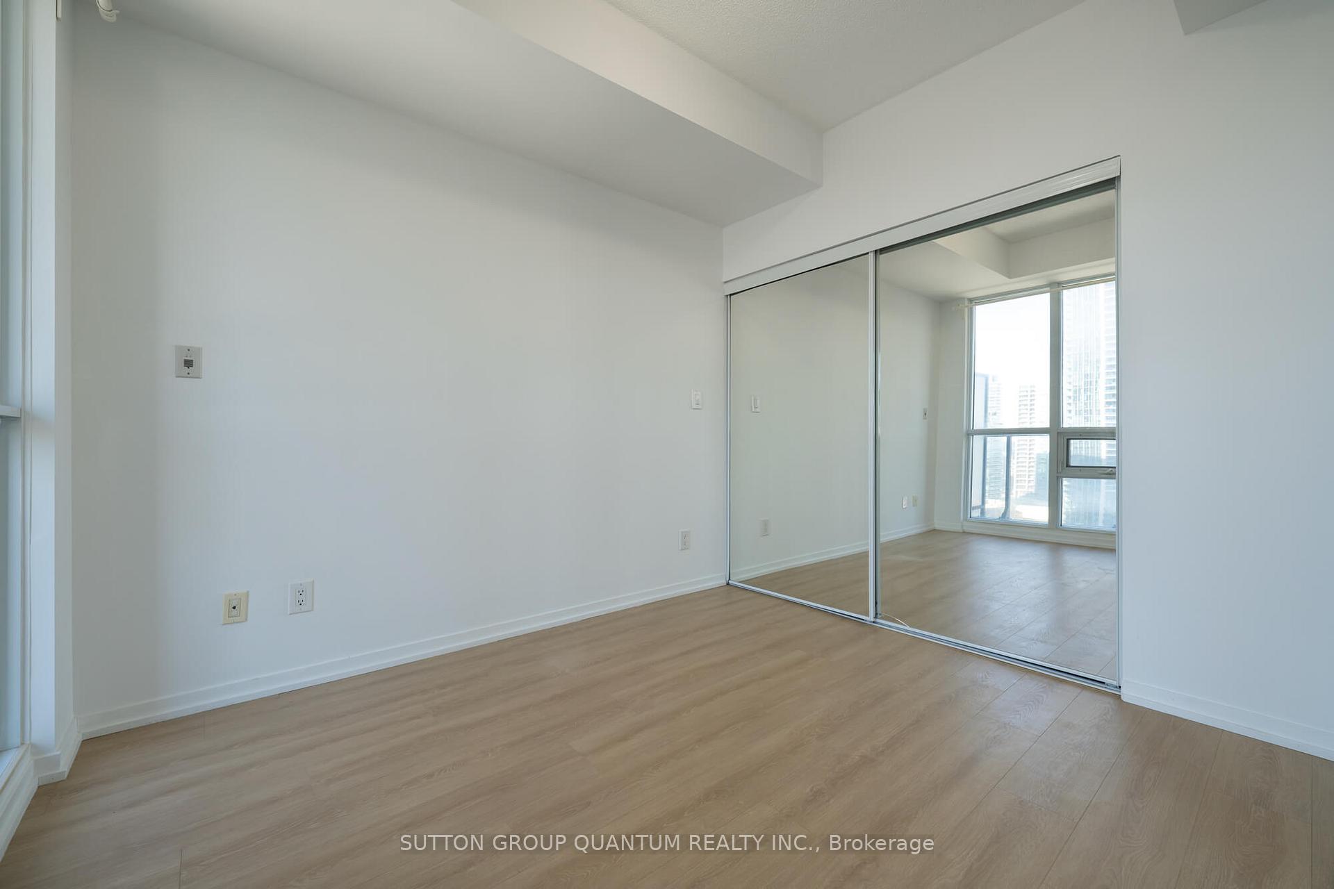 Photo 12 of Unit 1405, 55 Bremner Boulevard, Toronto, Waterfront Communities — HOMEH