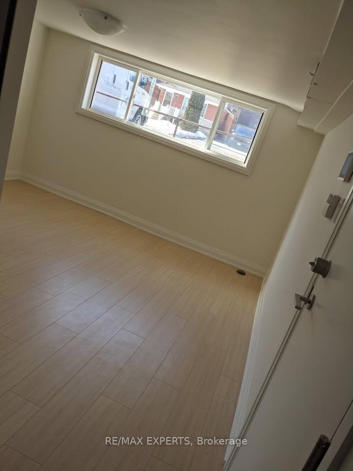 Photo 2 of Unit Bsmt, 41 Gort Avenue, Etobicoke, Alderwood — HOMEH
