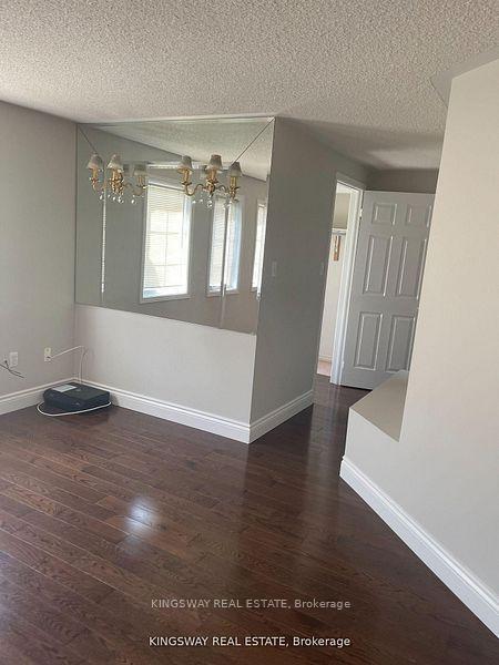 Photo 4 of 5933 Hemingway Road, Mississauga, Central Erin Mills — HOMEH