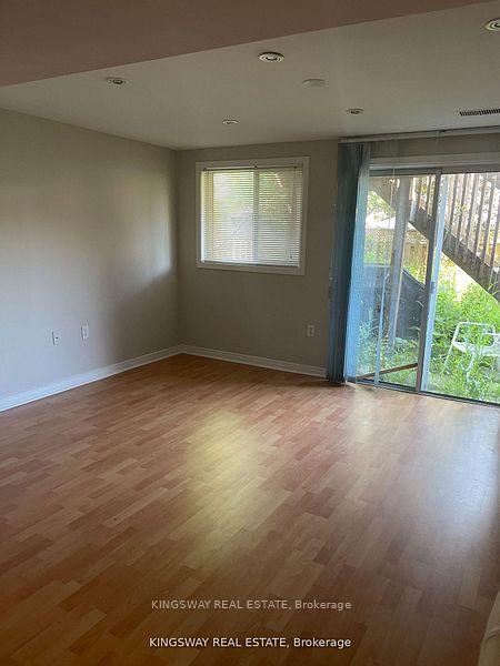 Photo 5 of 5933 Hemingway Road, Mississauga, Central Erin Mills — HOMEH