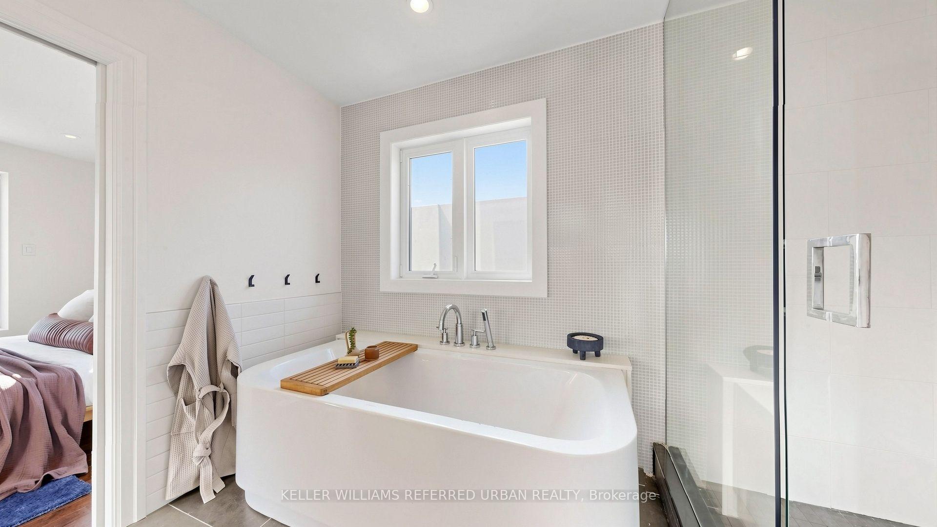 Photo 32 of 11 Crestland Avenue, Toronto, Danforth Village-East York — HOMEH