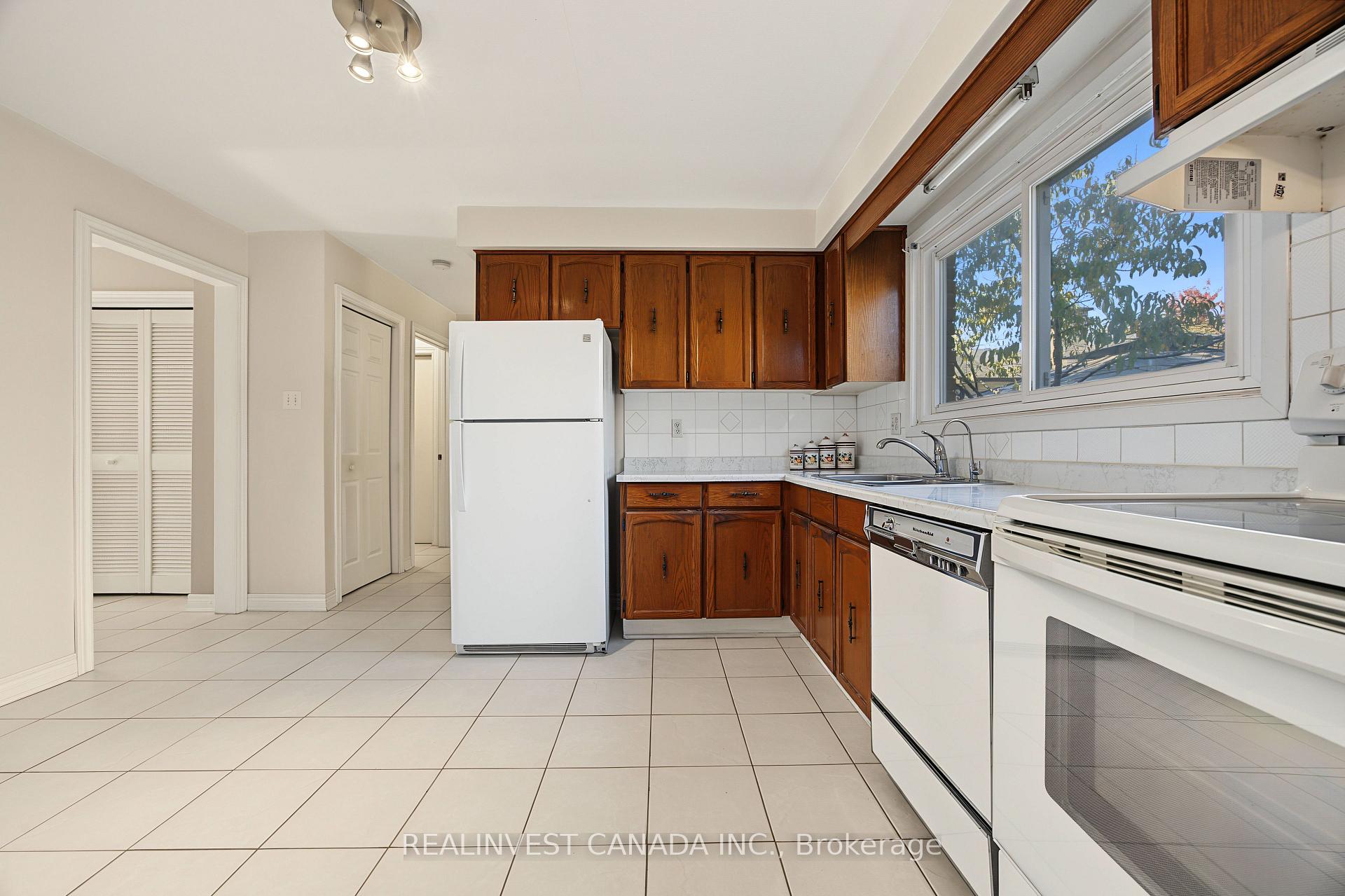 Photo 10 of 196 Weldrick Road W, Richmond Hill, North Richvale — HOMEH