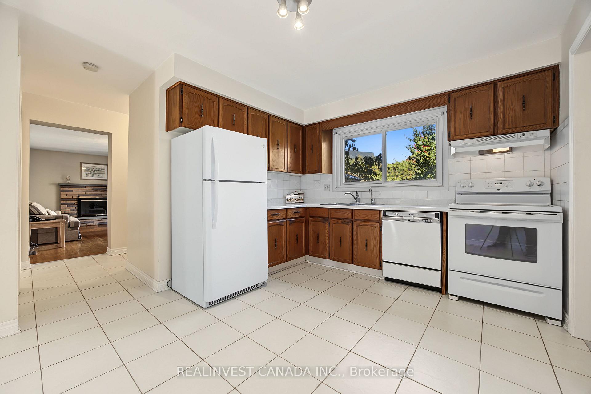 Photo 12 of 196 Weldrick Road W, Richmond Hill, North Richvale — HOMEH