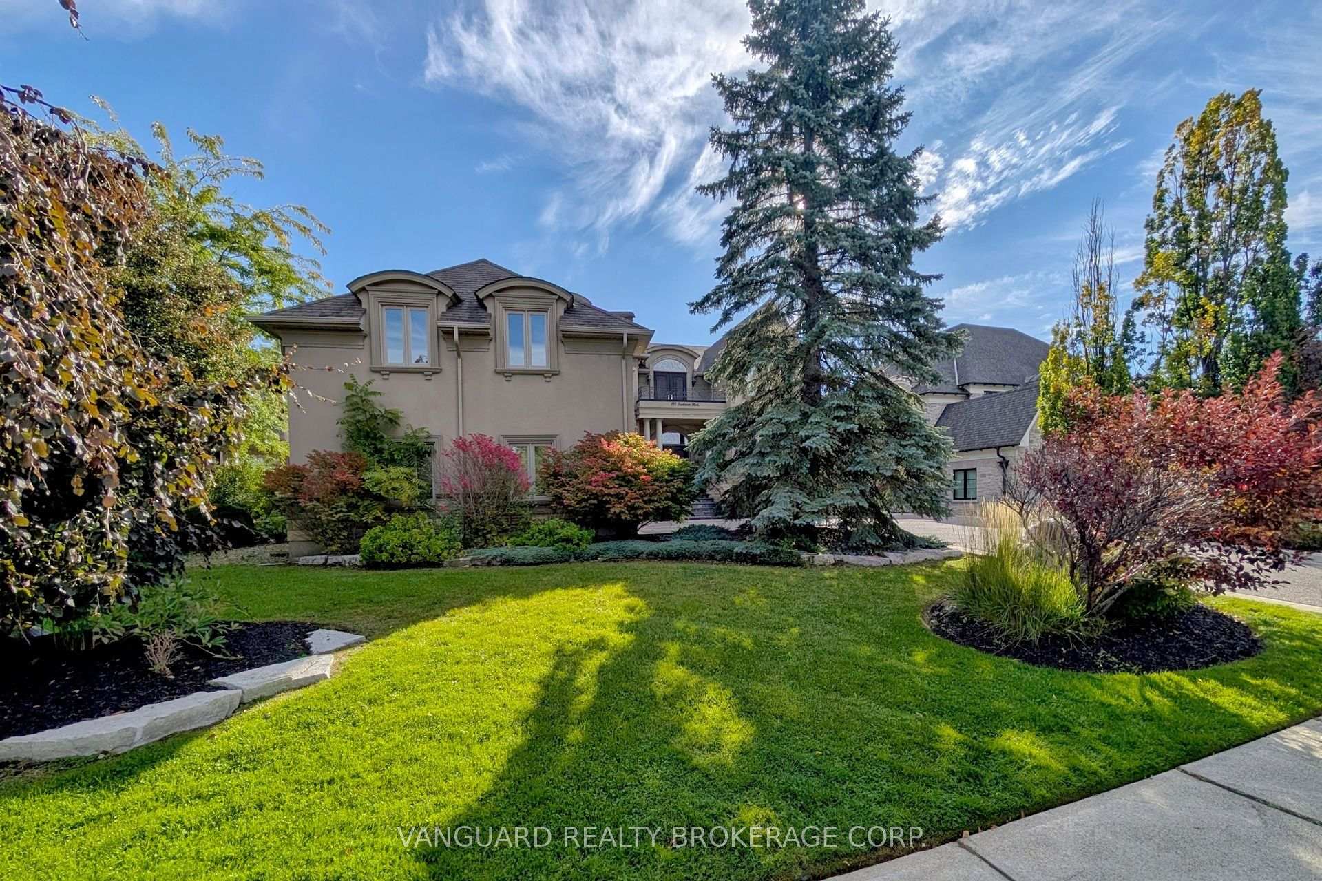 Photo 5 of 197 Treelawn Boulevard, Vaughan, Kleinburg — HOMEH