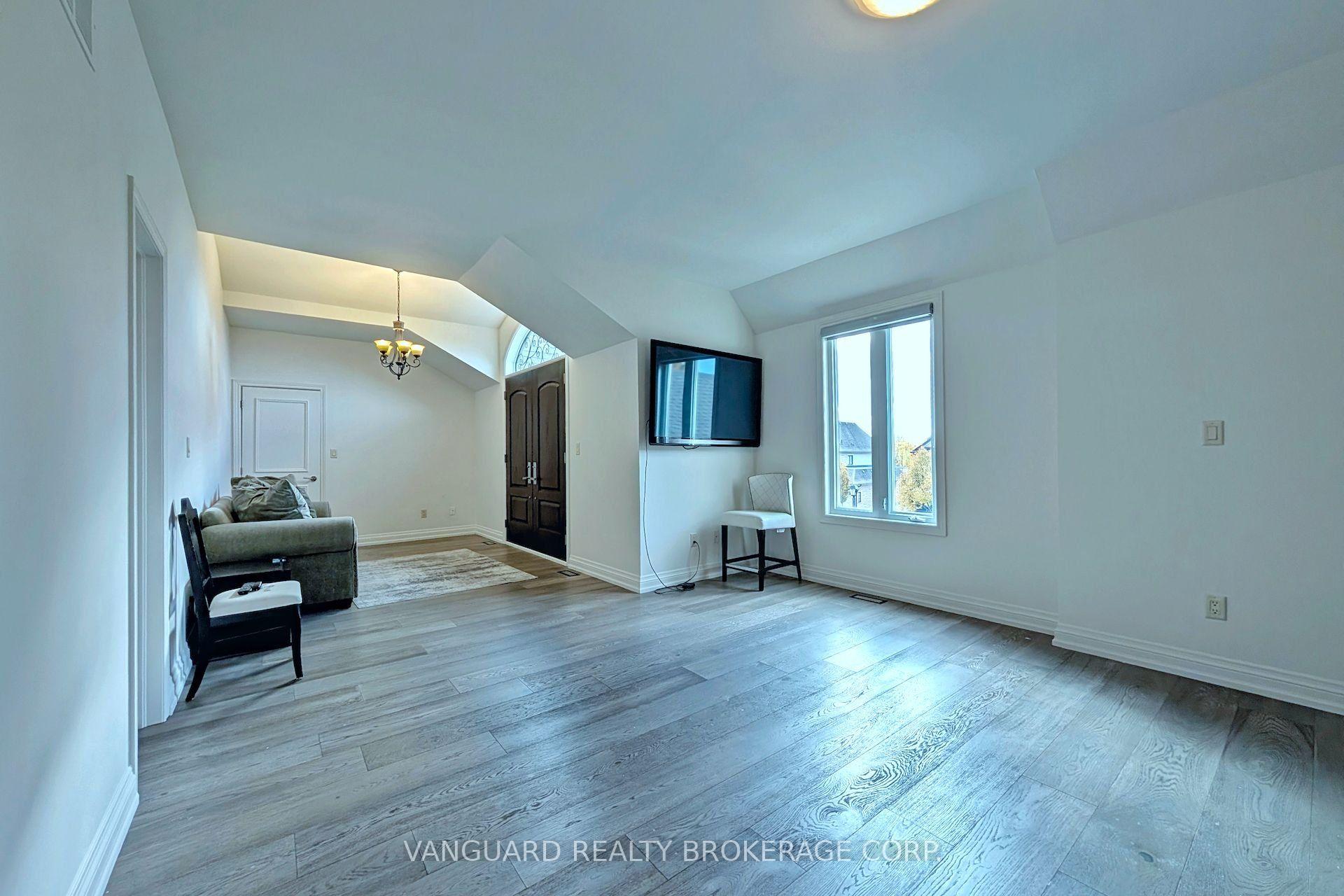 Photo 35 of 197 Treelawn Boulevard, Vaughan, Kleinburg — HOMEH