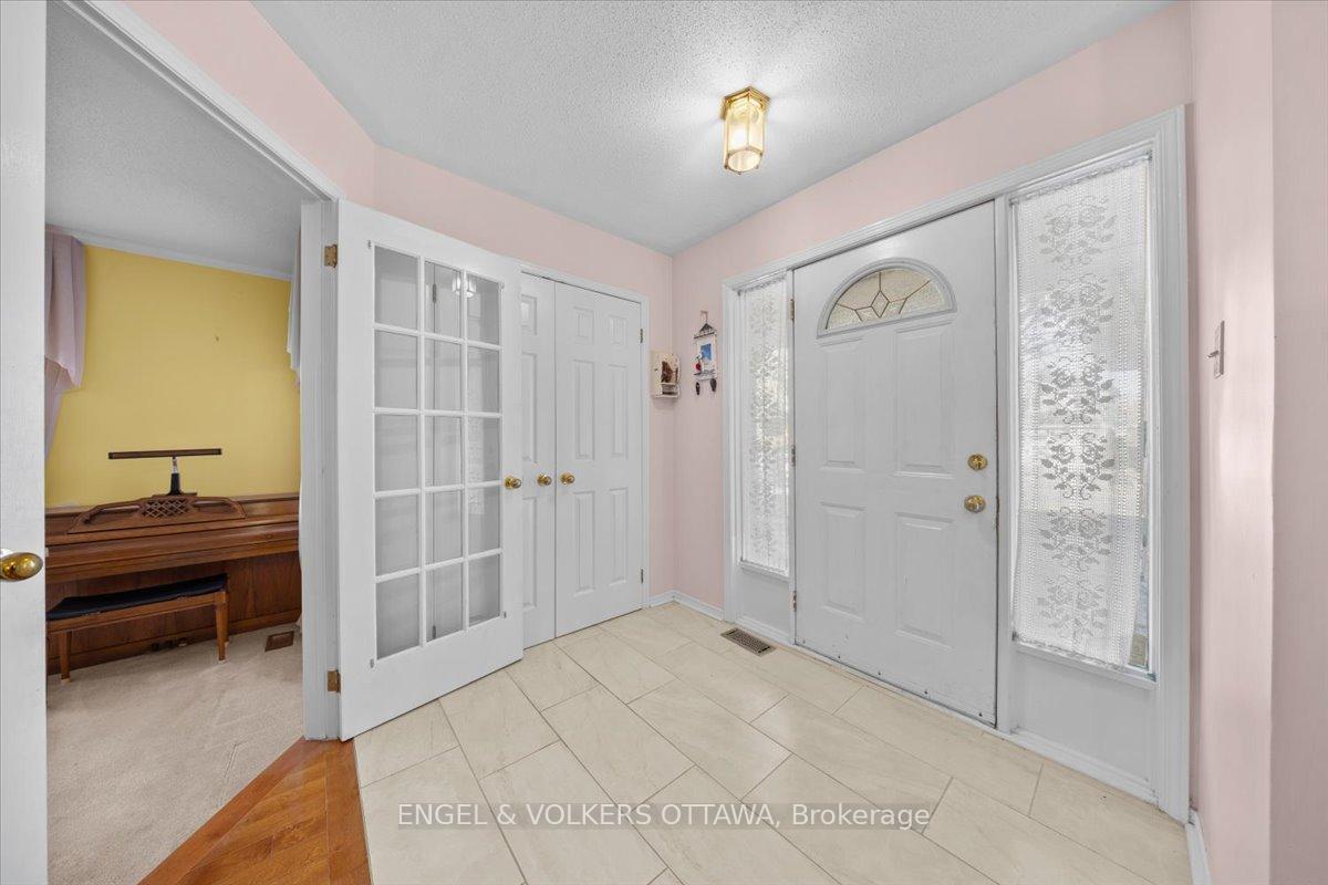 Photo 2 of 1678 Des Perdrix Crescent, Ottawa, Orleans/Sunridge — HOMEH