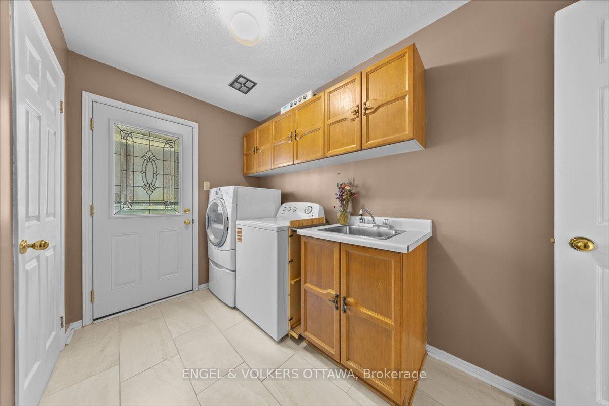 Photo 14 of 1678 Des Perdrix Crescent, Ottawa, Orleans/Sunridge — HOMEH