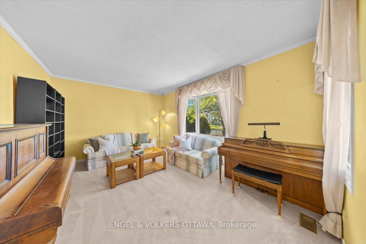 Photo 15 of 1678 Des Perdrix Crescent, Ottawa, Orleans/Sunridge — HOMEH