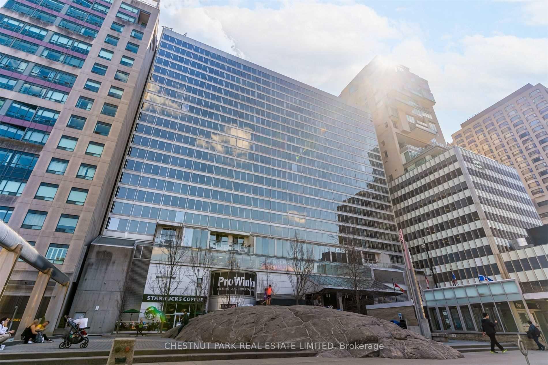 Photo of Unit 1206, 110 Bloor Street W