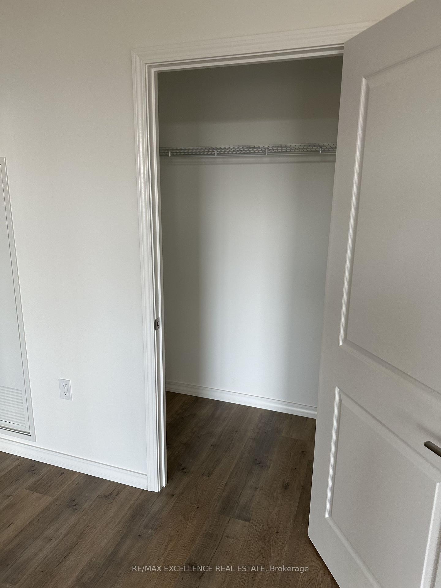 Photo 8 of 1098 Paisley Road, Guelph, Willow West/Sugarbush/West Acres — HOMEH
