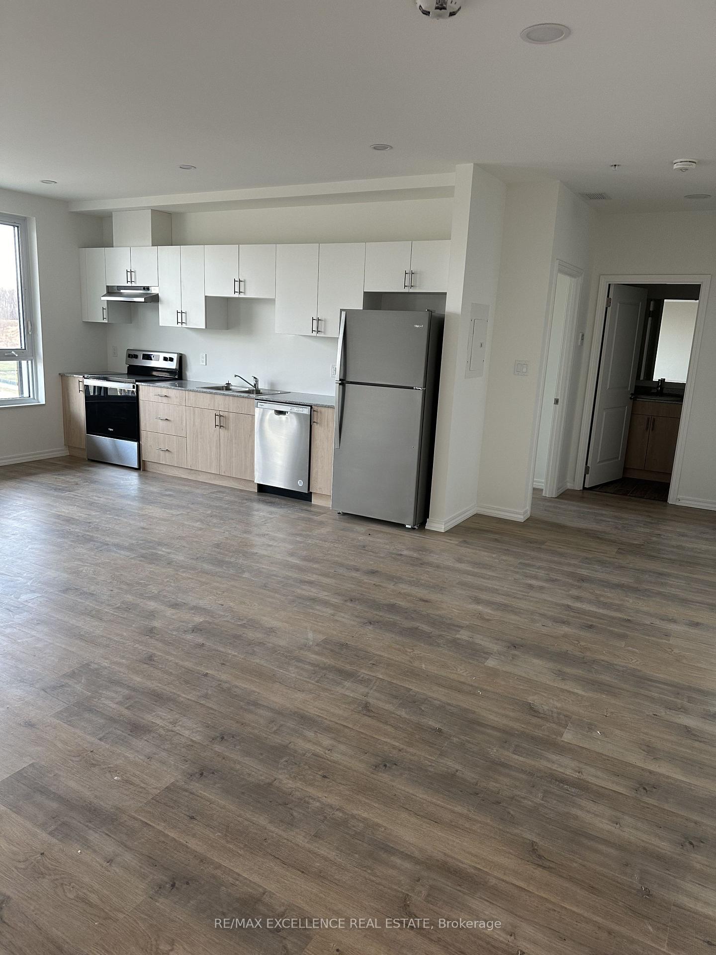 Photo 12 of 1098 Paisley Road, Guelph, Willow West/Sugarbush/West Acres — HOMEH