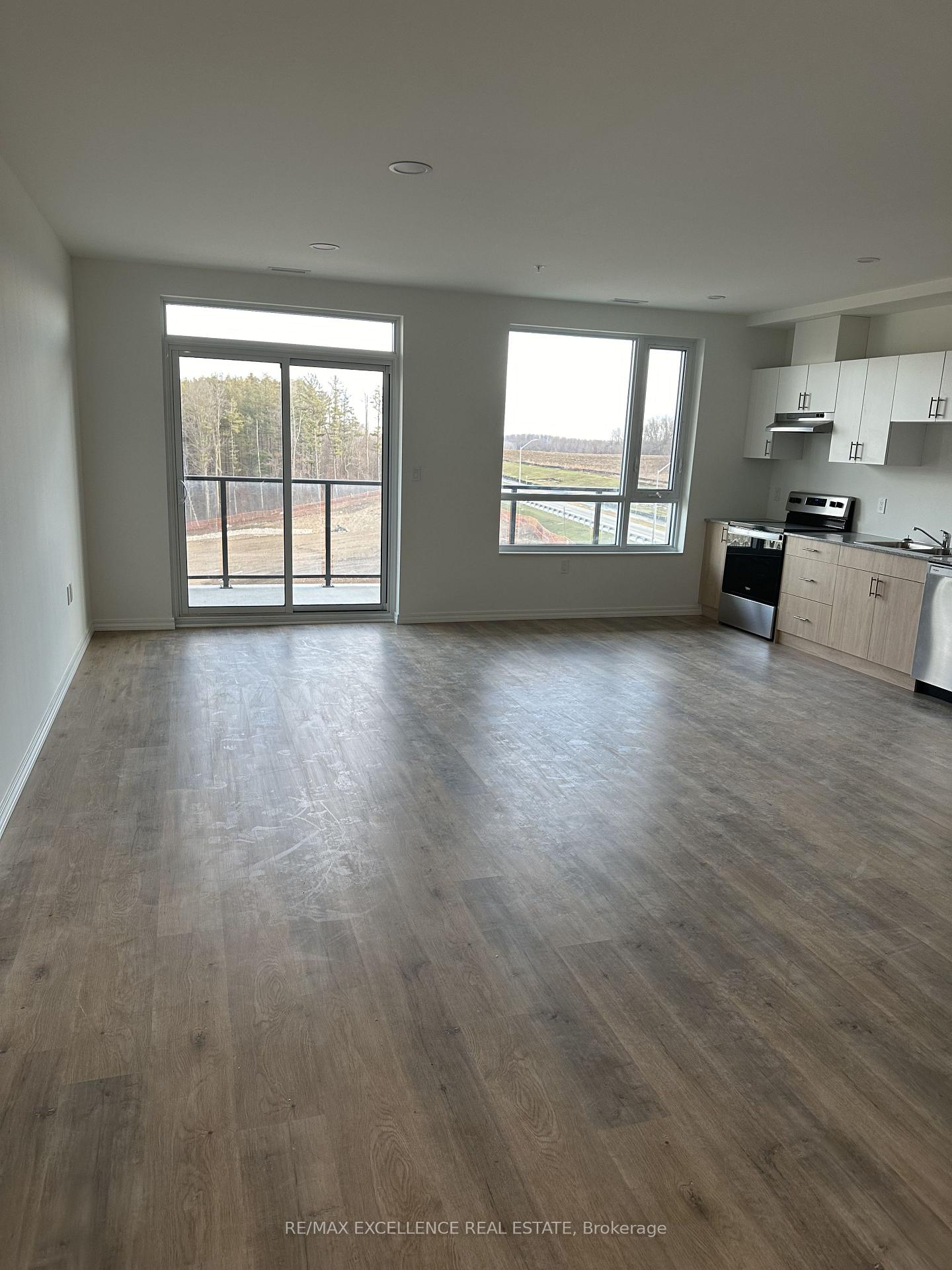 Photo 13 of 1098 Paisley Road, Guelph, Willow West/Sugarbush/West Acres — HOMEH