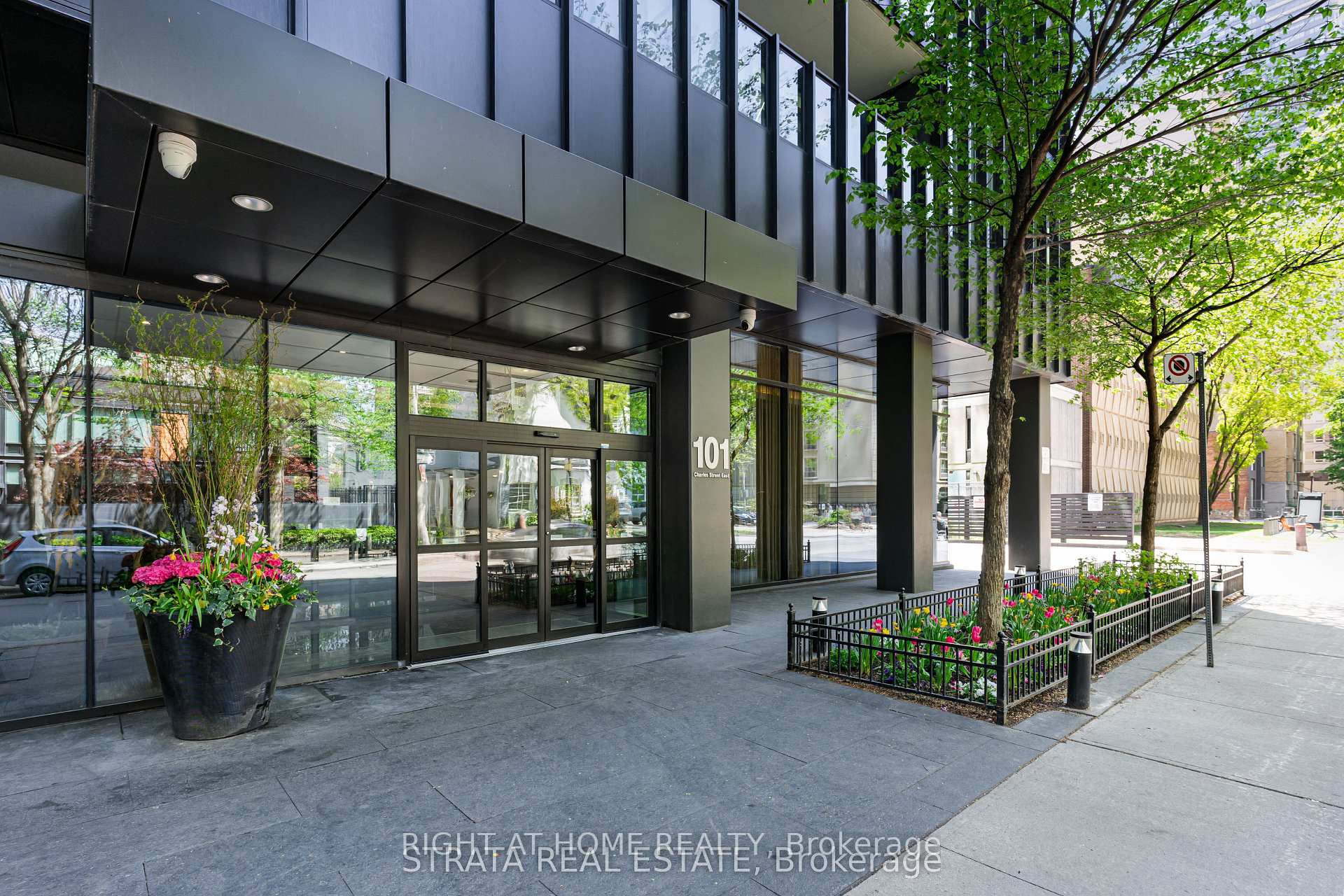 Photo 2 of Unit 4608, 101 Charles Street E, Toronto, Church-Yonge Corridor — HOMEH