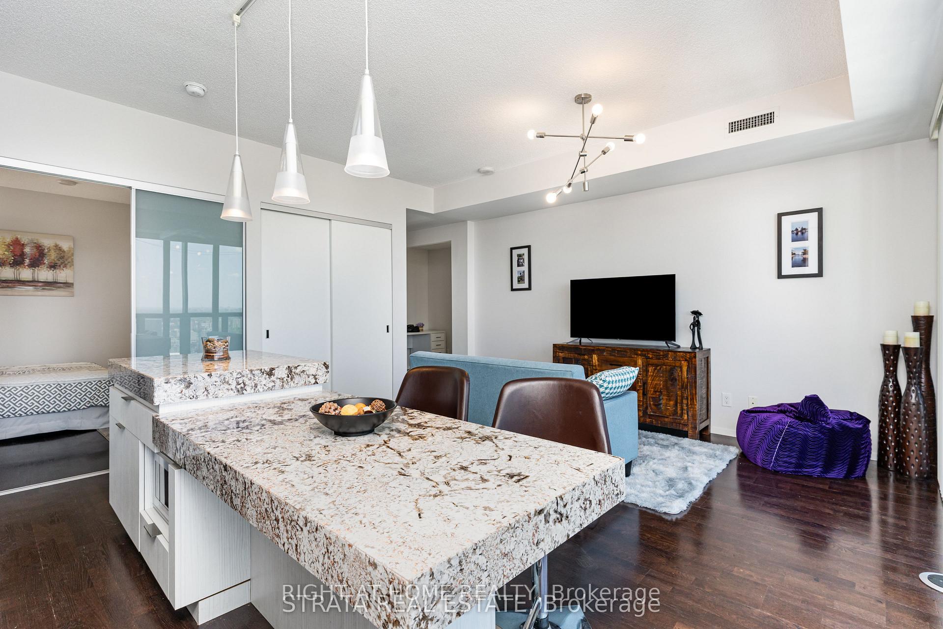 Photo 5 of Unit 4608, 101 Charles Street E, Toronto, Church-Yonge Corridor — HOMEH