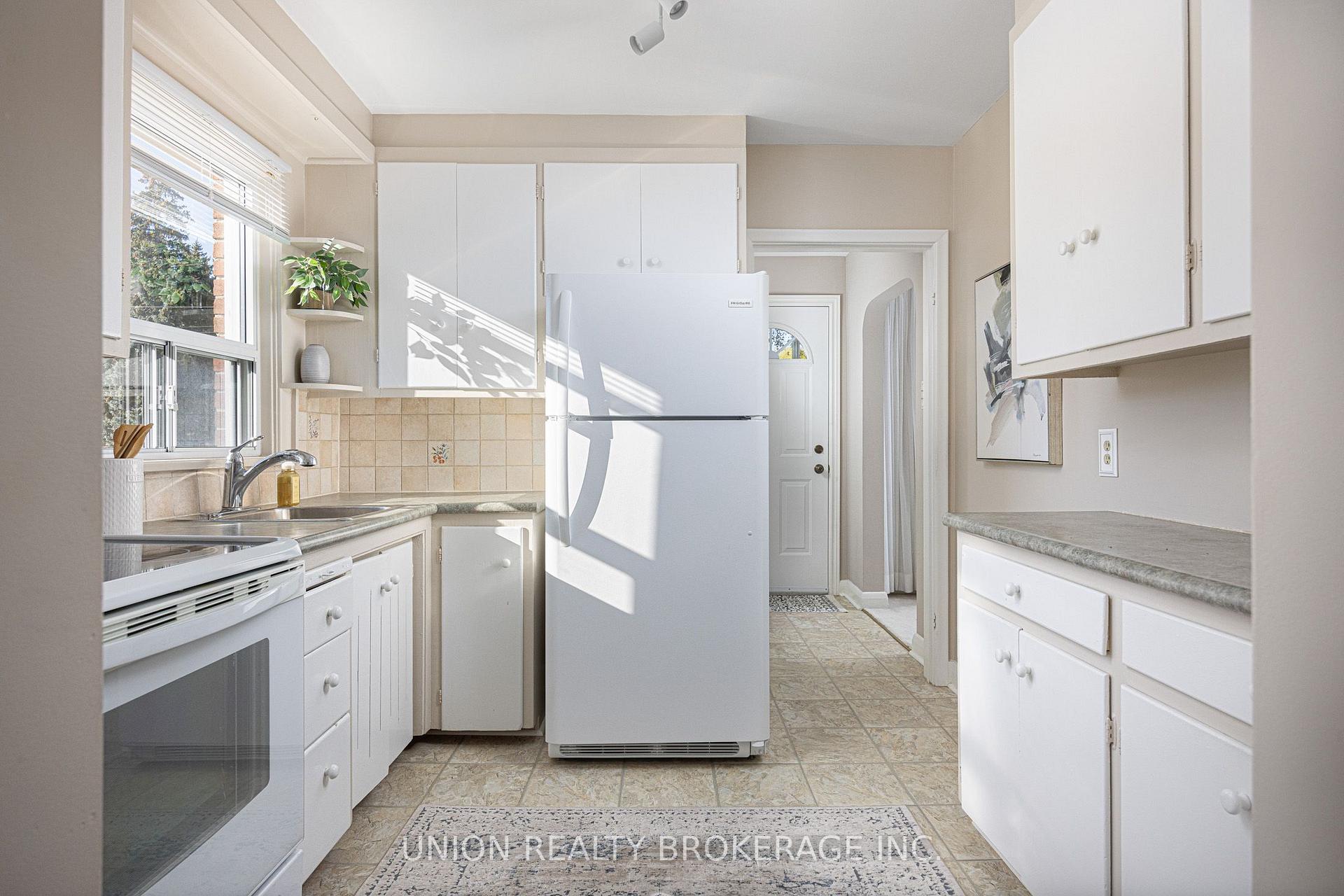 Photo 9 of 143 Lilian Drive, Scarborough, Wexford-Maryvale — HOMEH