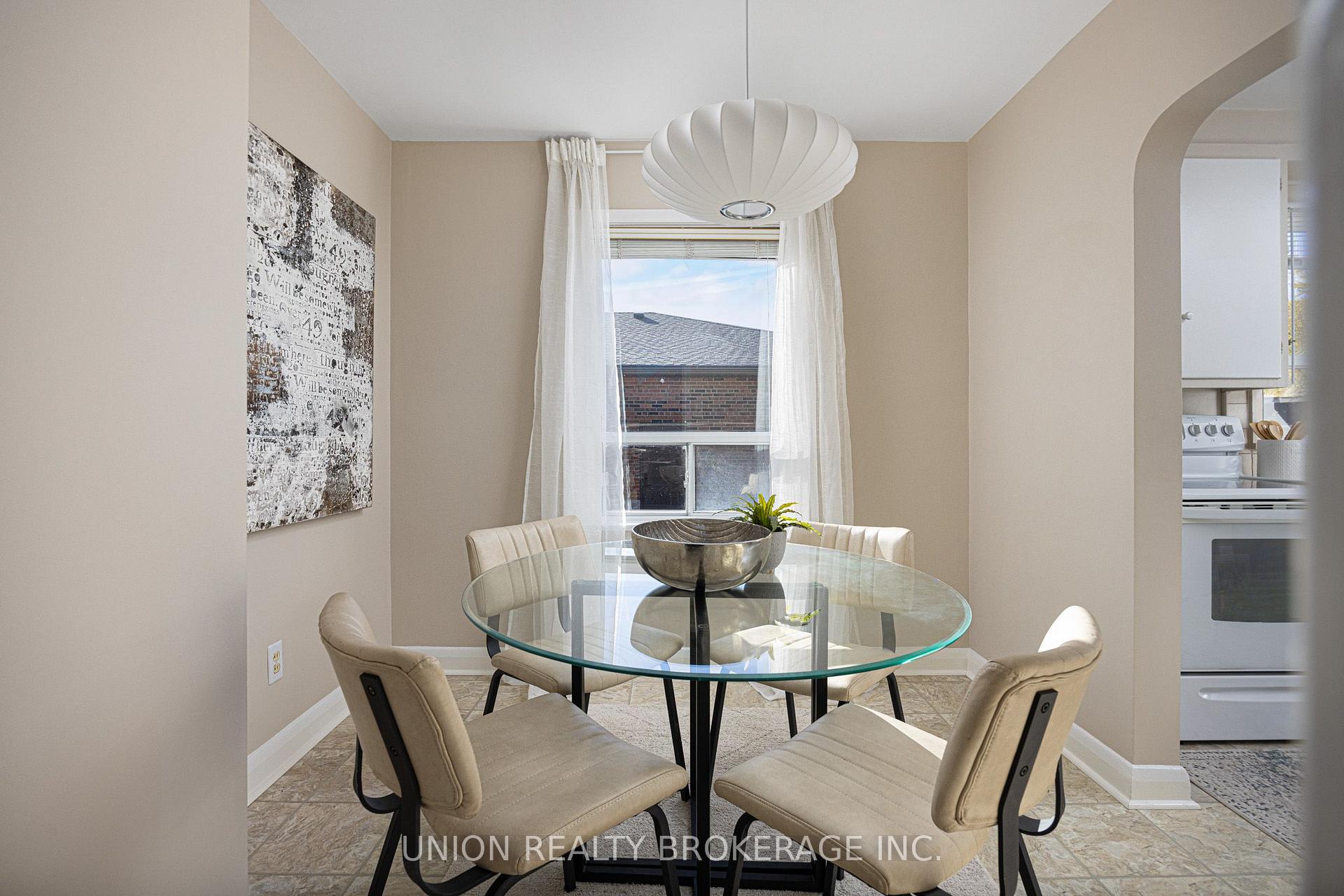 Photo 12 of 143 Lilian Drive, Scarborough, Wexford-Maryvale — HOMEH