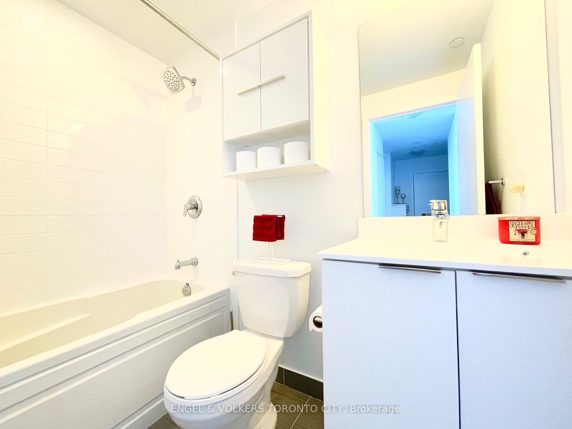Photo 10 of Unit 2118, 30 Shore Breeze Drive, Etobicoke, Mimico — HOMEH