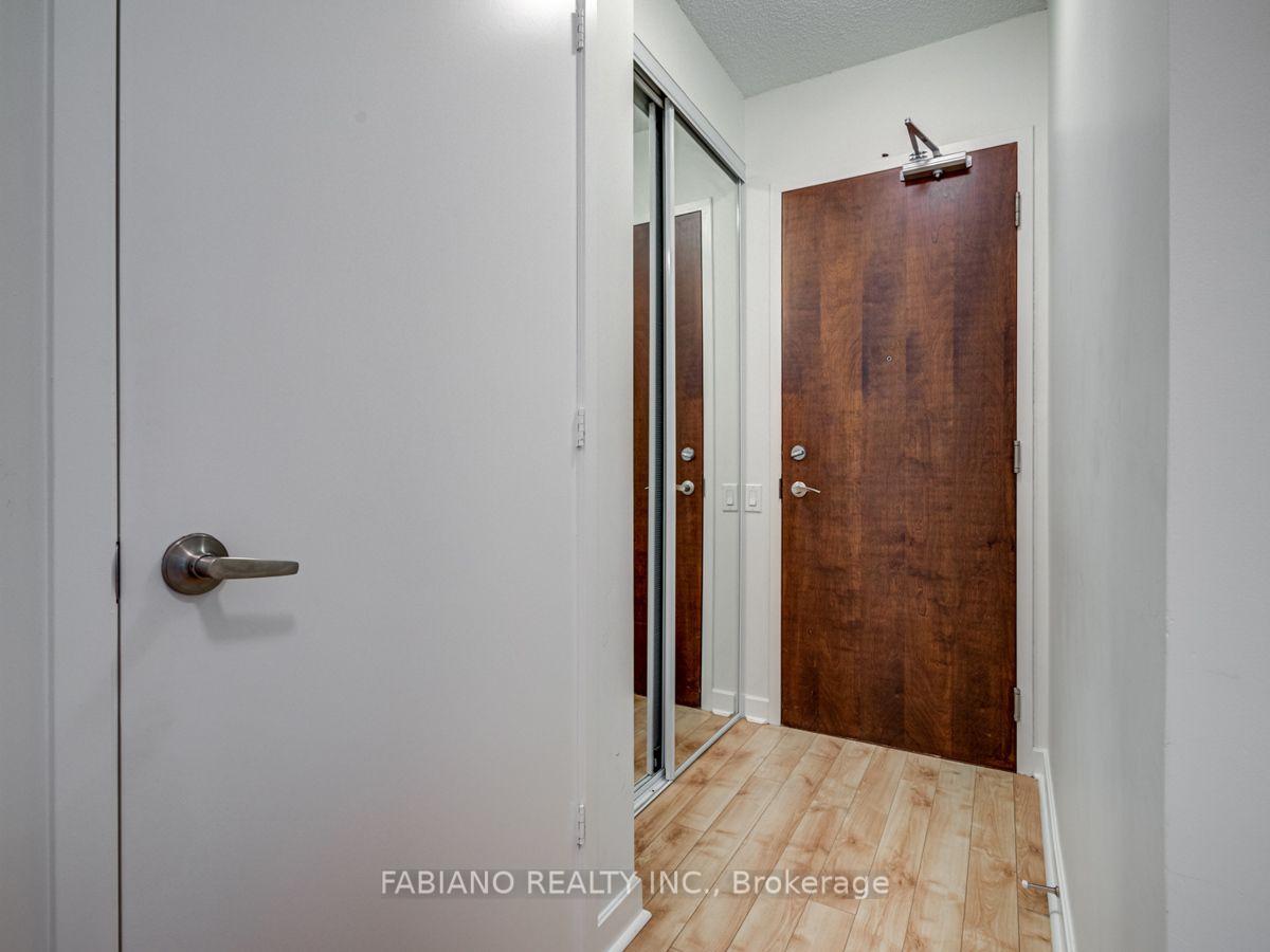 Photo 5 of Unit 409, 85 Bloor Street E, Toronto, Church-Yonge Corridor — HOMEH