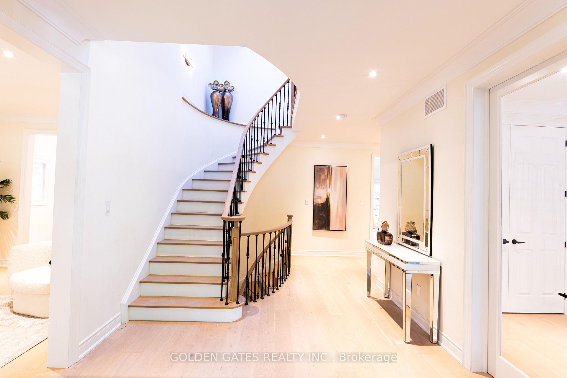 Photo 8 of 83 Elgin Street, Markham, Thornhill — HOMEH