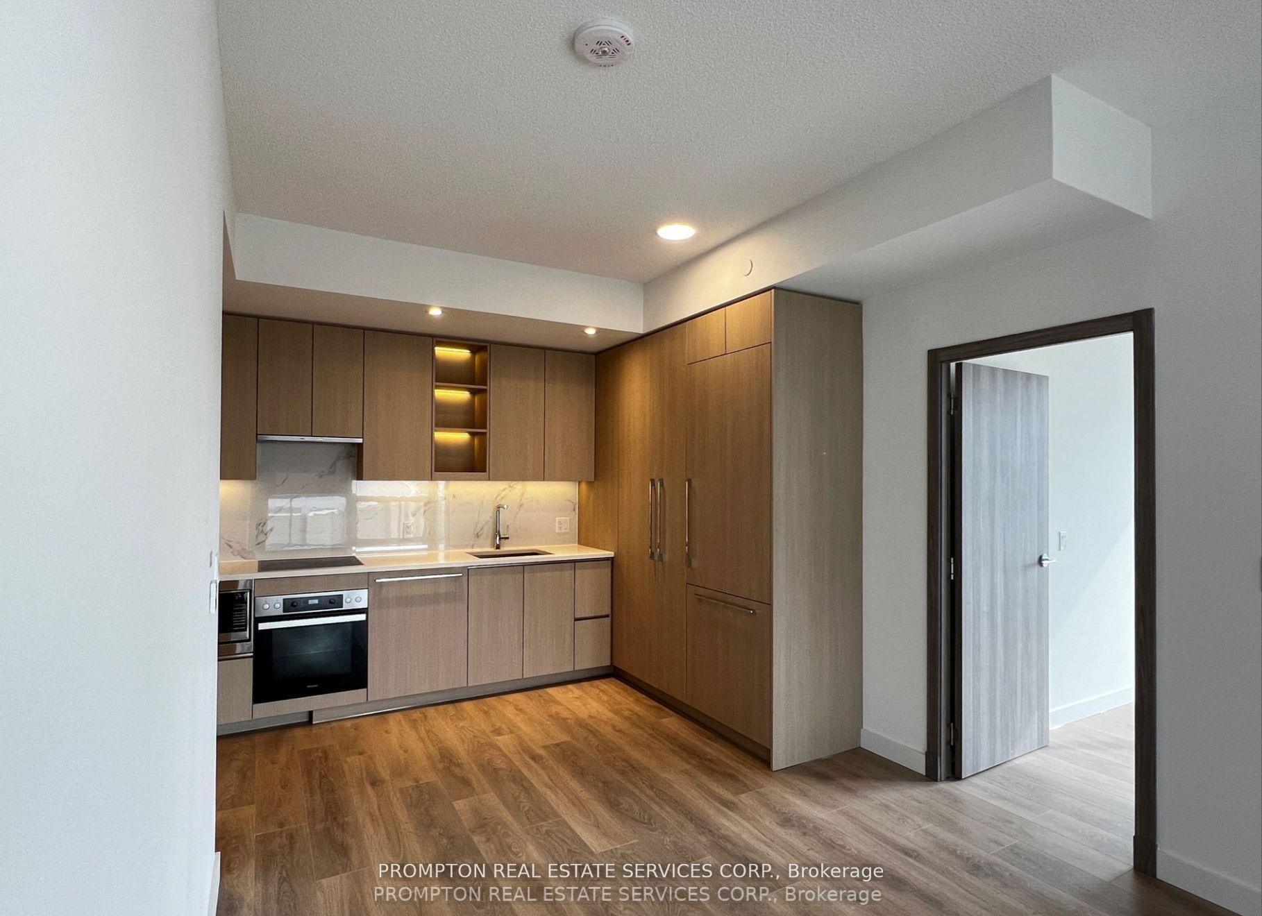 Photo 3 of Unit 503, 27 McMahon Drive, North York, Bayview Village — HOMEH