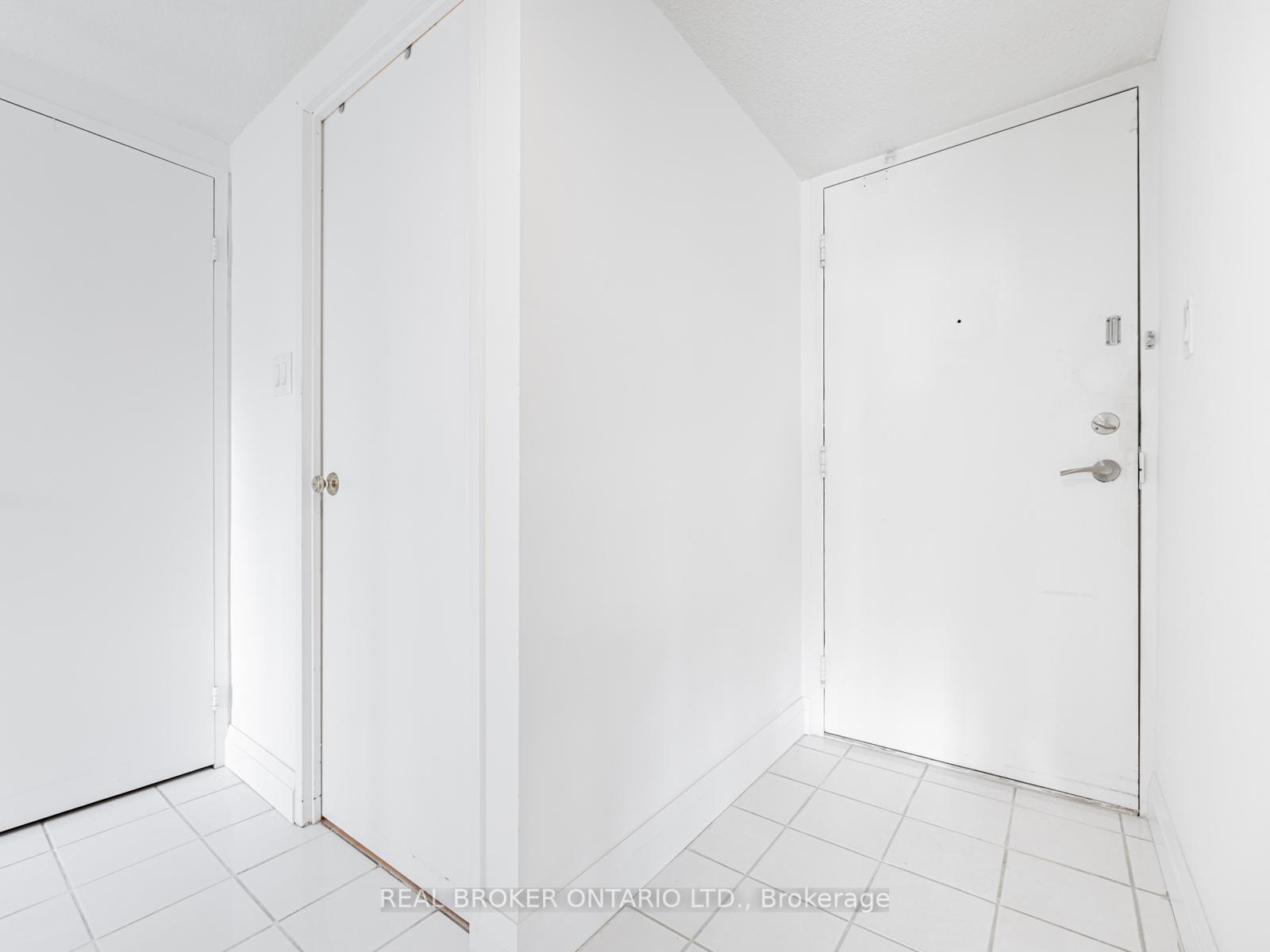 Photo 12 of Unit 805, 20 Baif Boulevard, Richmond Hill, North Richvale — HOMEH
