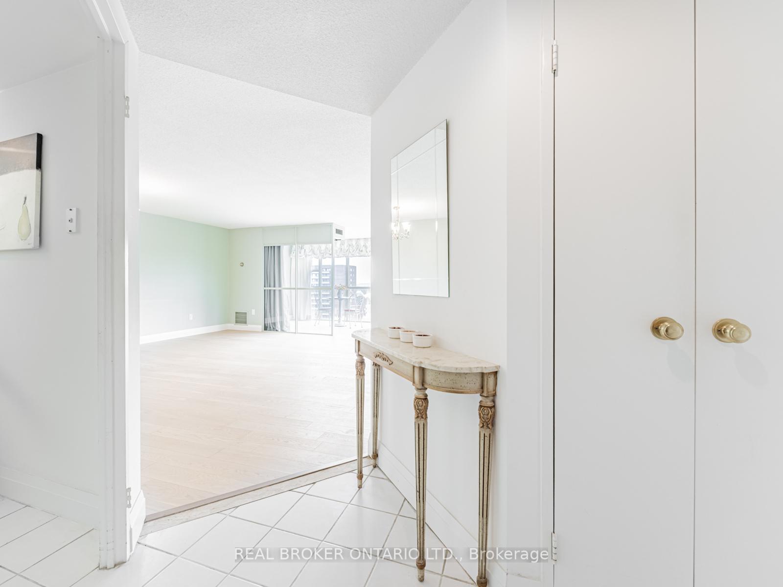Photo 13 of Unit 805, 20 Baif Boulevard, Richmond Hill, North Richvale — HOMEH