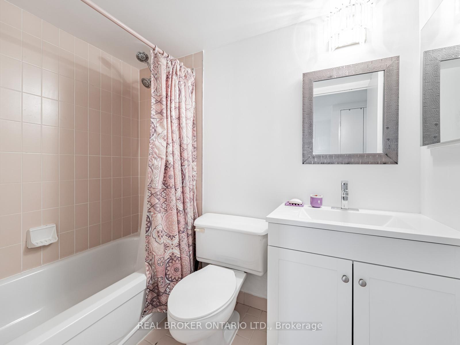 Photo 14 of Unit 805, 20 Baif Boulevard, Richmond Hill, North Richvale — HOMEH