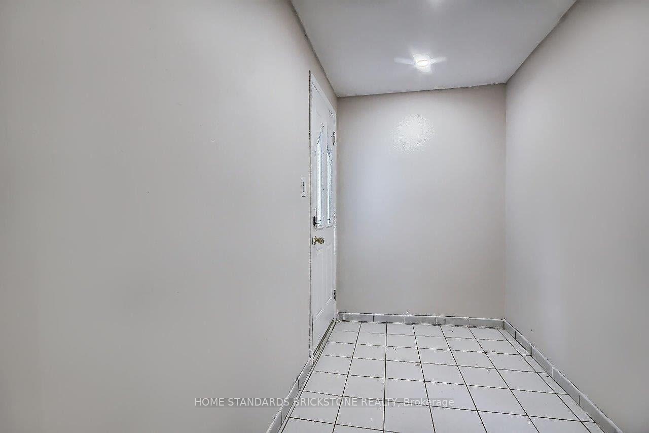 Photo 3 of 121 James Gray Drive, North York, Bayview Woods-Steeles — HOMEH
