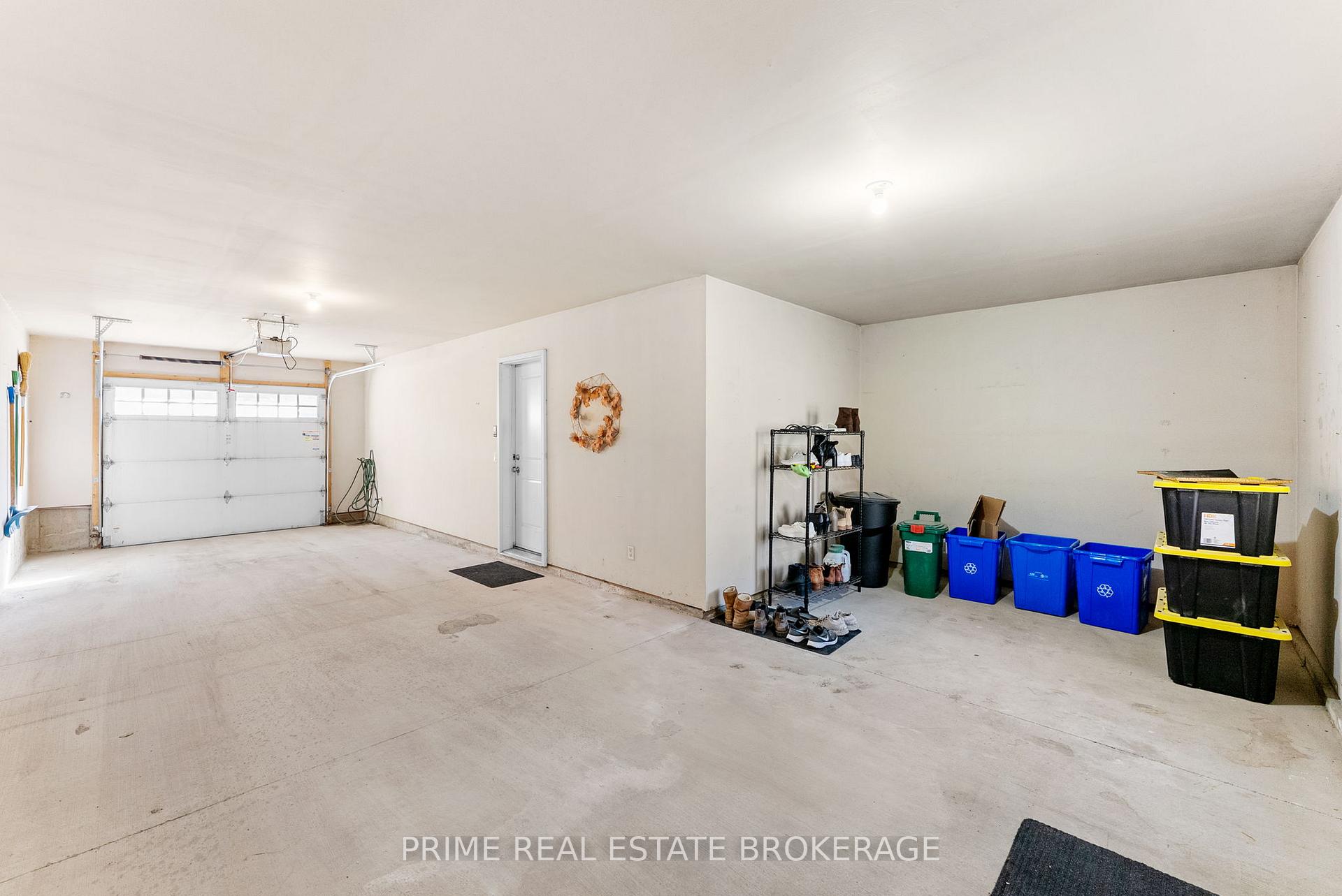 Photo 32 of Unit 4, 1850 Beaverbrook Avenue, London, North N — HOMEH