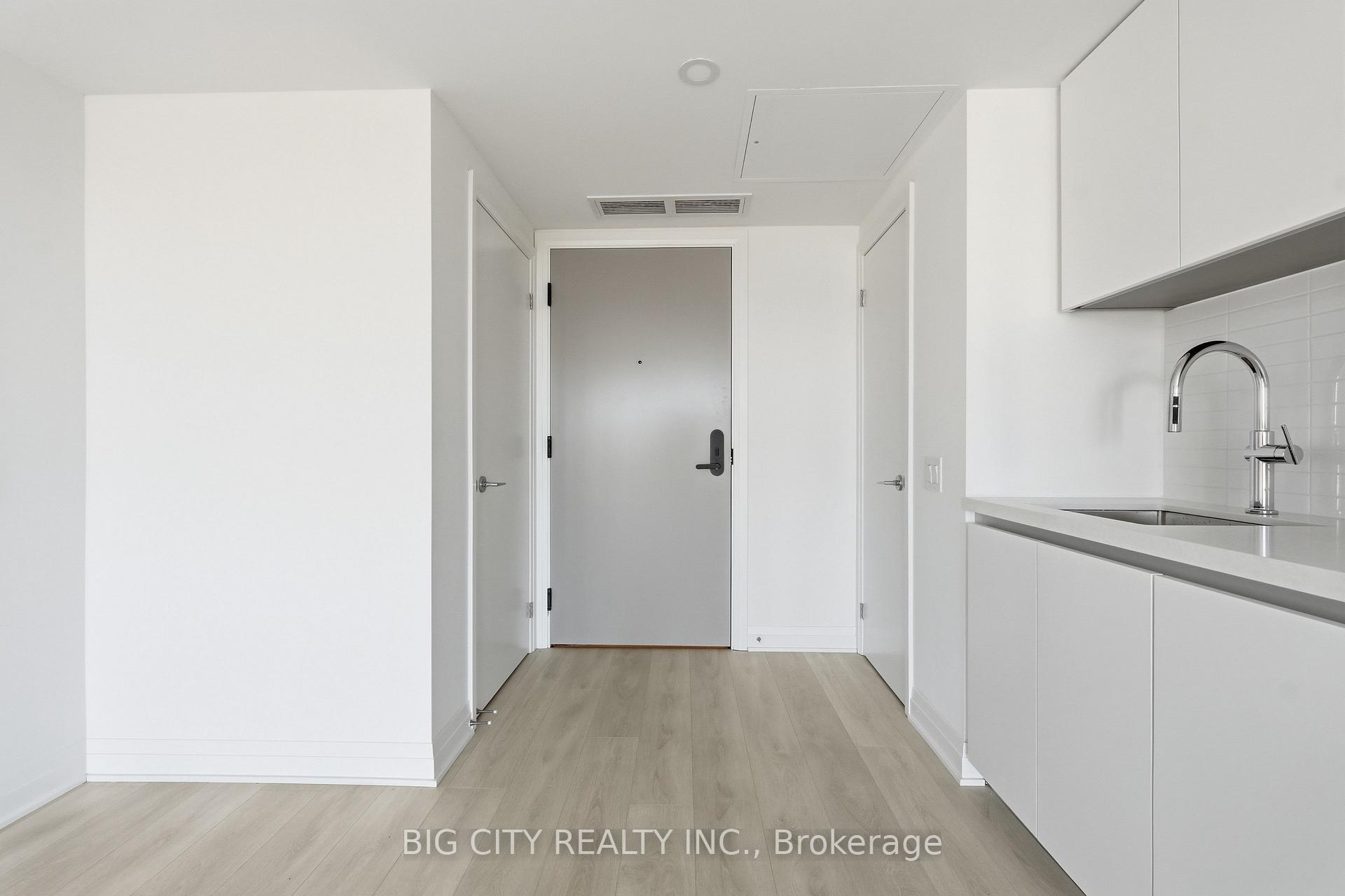 Photo 3 of Unit 1203, 25 Frederick Todd Way, Toronto, Thorncliffe Park — HOMEH