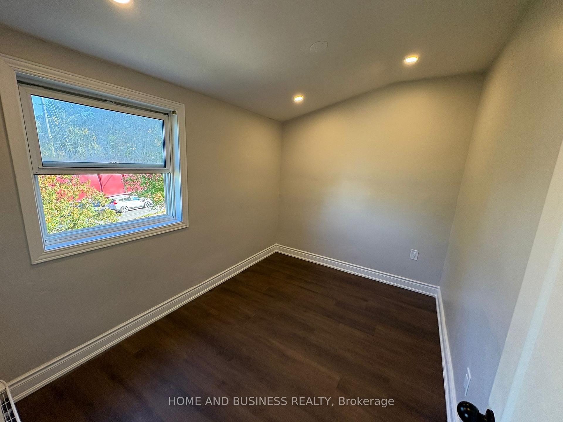Photo 19 of Unit 3, 38 River Drive, Halton Hills, Georgetown — HOMEH