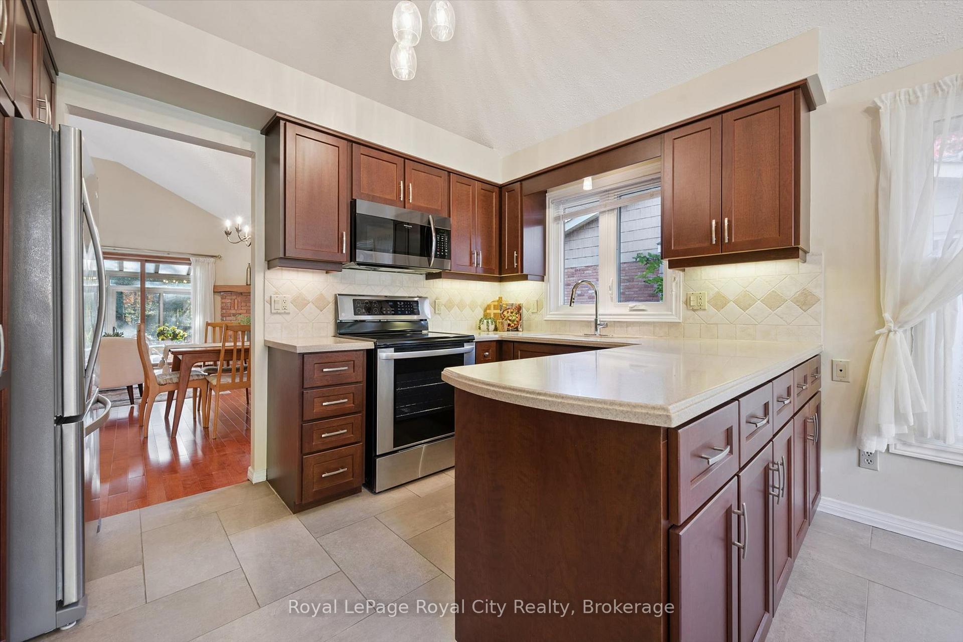 Photo 15 of 83 Wimbledon Road, Guelph, Willow West/Sugarbush/West Acres — HOMEH