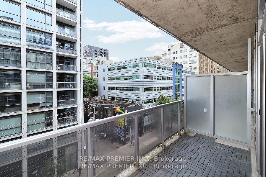 Photo of Unit 501, 399 Adelaide Street W