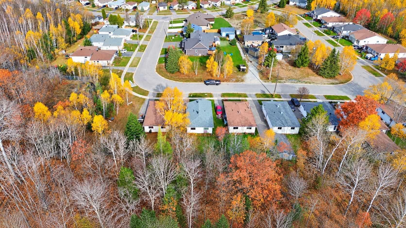 Photo 25 of 43 McLaren Crescent, Elliot Lake — HOMEH