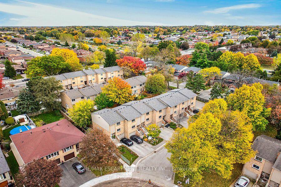 Photo 3 of Unit 3, 63 Fonthill Road, Hamilton, Fessenden — HOMEH