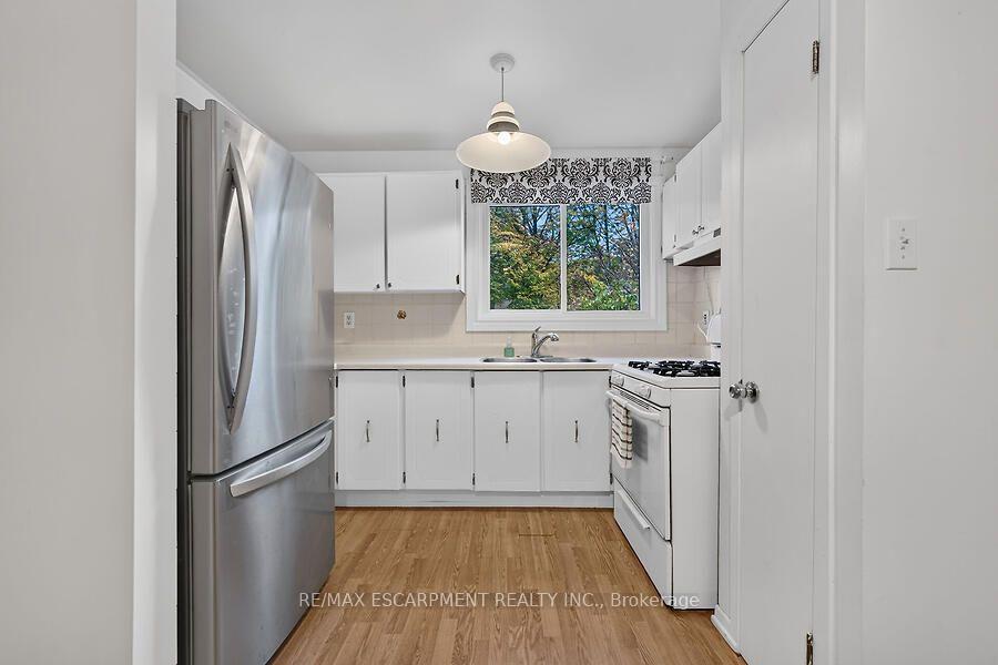Photo 9 of Unit 3, 63 Fonthill Road, Hamilton, Fessenden — HOMEH