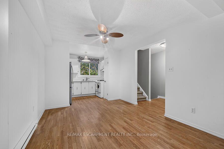 Photo 14 of Unit 3, 63 Fonthill Road, Hamilton, Fessenden — HOMEH